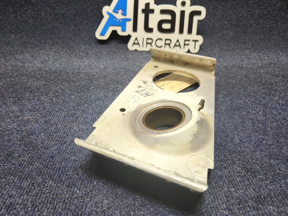 Used aircraft parts for sale 1241607-29 CESSNA C172RG Main Gear Actuator Support InBoard LH