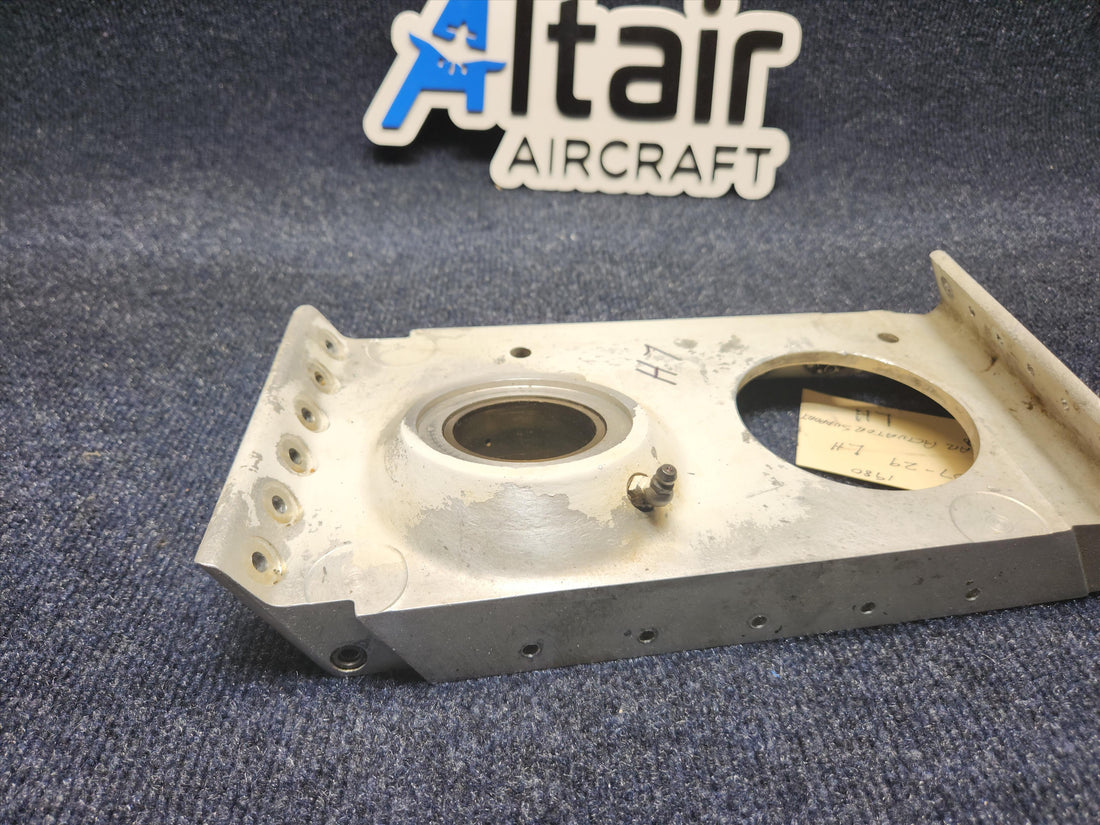 Used aircraft parts for sale 1241607-29 CESSNA C172RG Main Gear Actuator Support InBoard LH