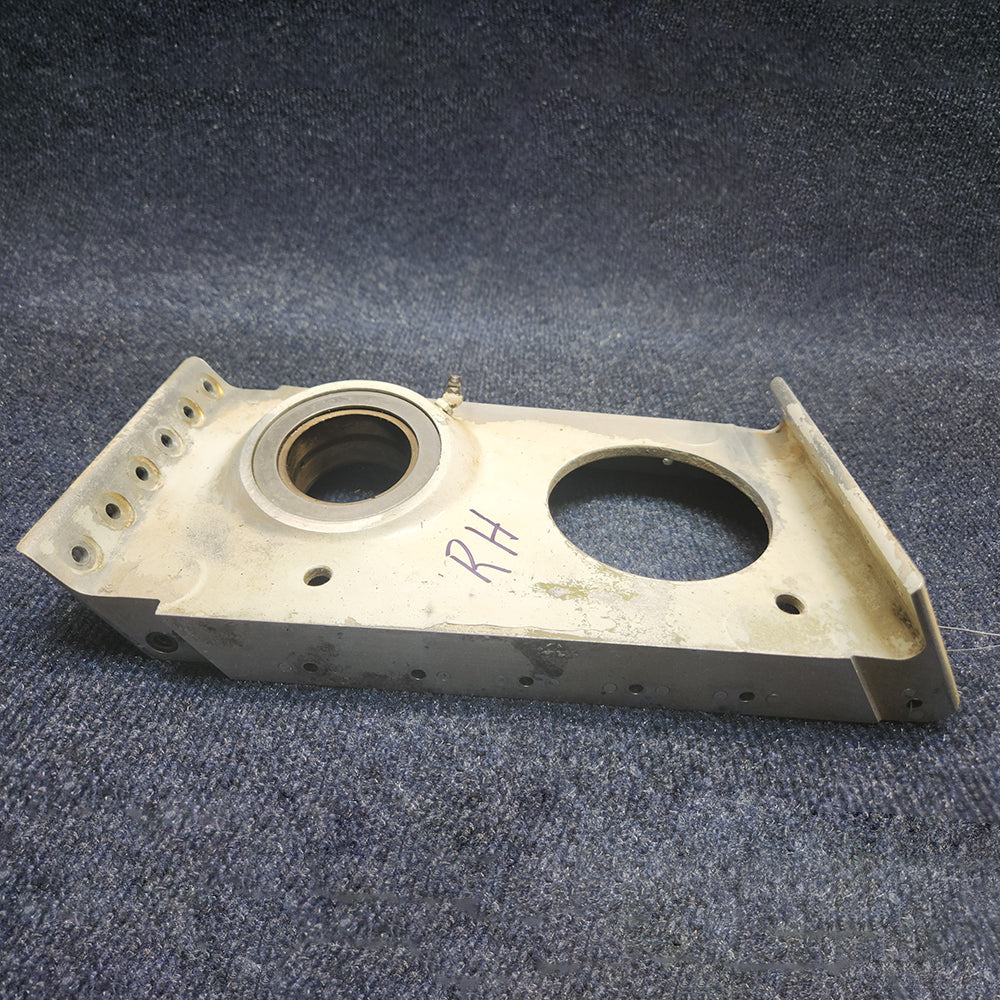 Used aircraft parts for sale 1241607-30 CESSNA C172RG Main Gear Actuator Support InBoard RH