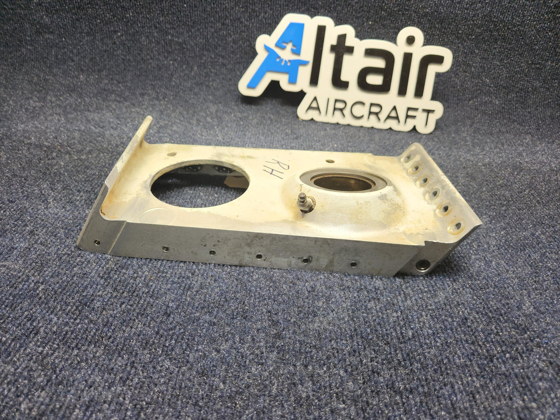 Used aircraft parts for sale 1241607-30 CESSNA C172RG Main Gear Actuator Support InBoard RH