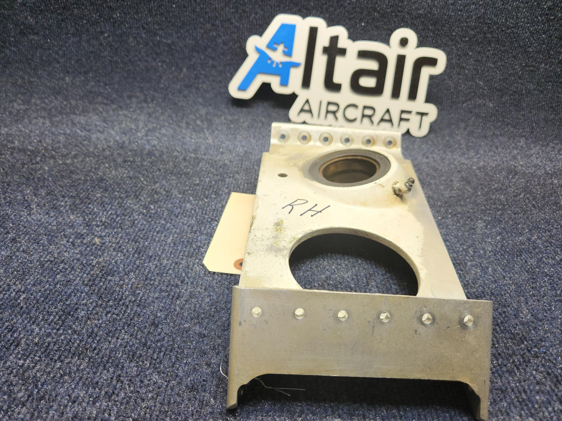 Used aircraft parts for sale 1241607-30 CESSNA C172RG Main Gear Actuator Support InBoard RH