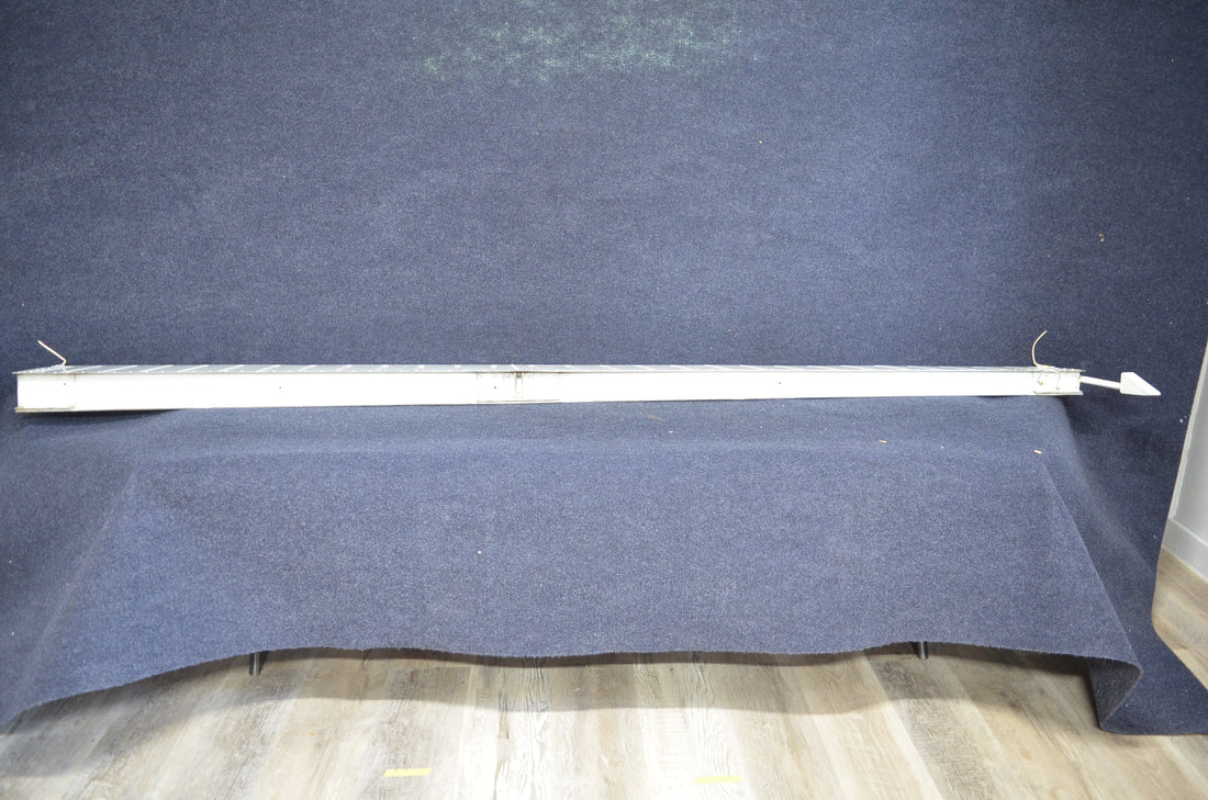 Used aircraft parts for sale 35640-025 35640-25 Piper PA28-RT201  Aileron Assy RH