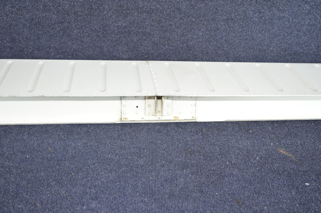 Used aircraft parts for sale 35640-025 35640-25 Piper PA28-RT201  Aileron Assy RH