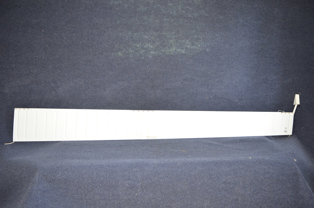 Used aircraft parts for sale 35640-025 35640-25 Piper PA28-RT201  Aileron Assy RH