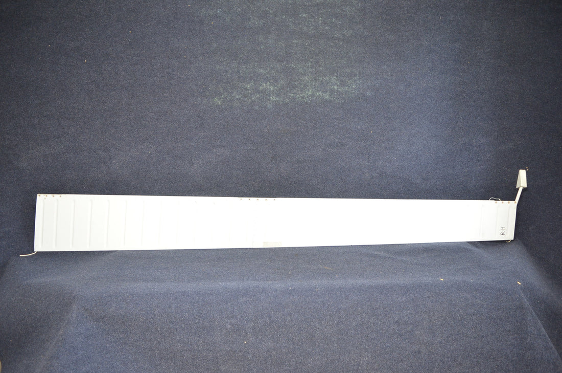 Used aircraft parts for sale 35640-025 35640-25 Piper PA28-RT201  Aileron Assy RH